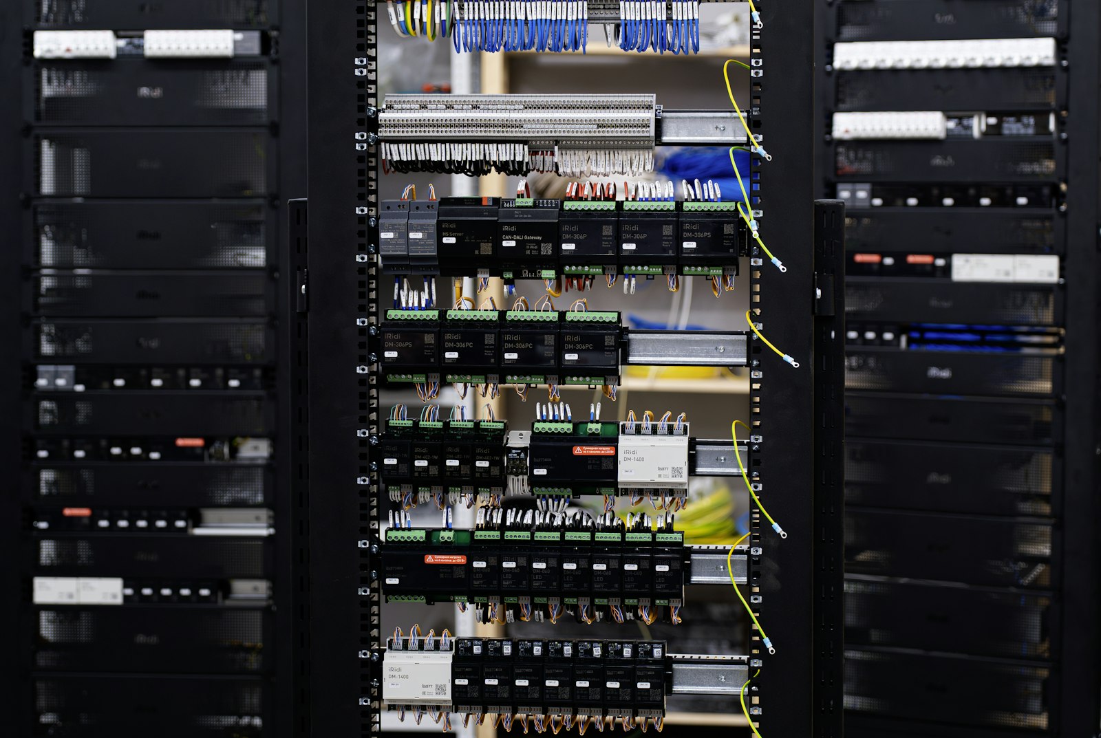 Server-Racks in einem Rechenzentrum